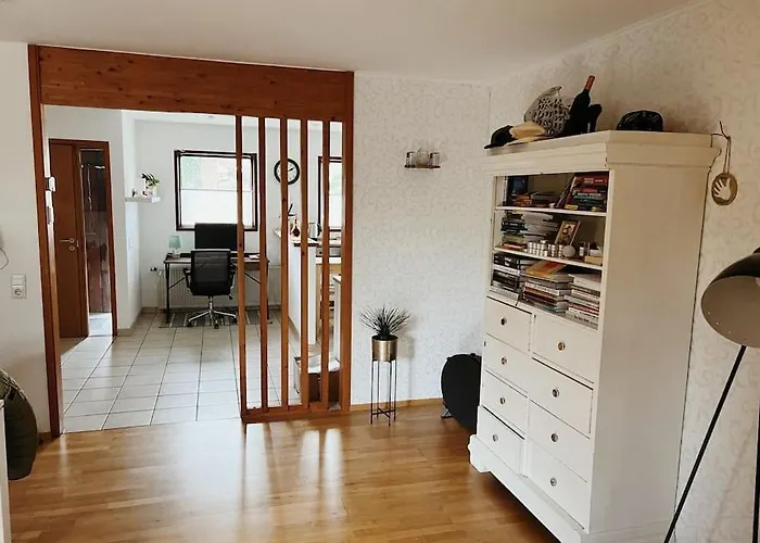 Ruhige Mit Terrasse Apartman